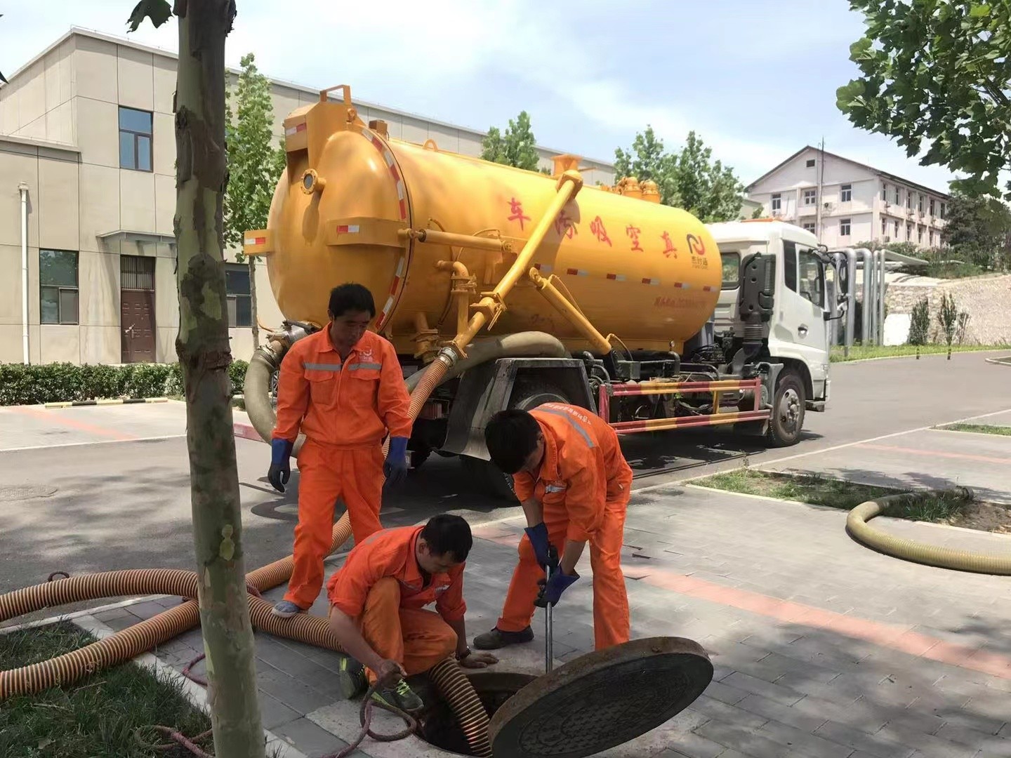 通州化粪池清理与5-8吨吸粪车施工效率分析